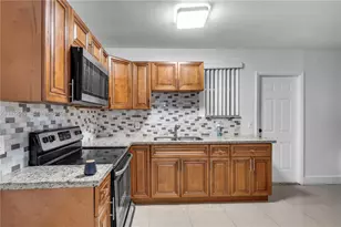 1064 NW 103rd St, Miami, FL 33150 - Photo 17