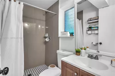 1064 NW 103rd St, Miami, FL 33150 - Photo 9