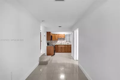 1064 NW 103rd St, Miami, FL 33150 - Photo 15