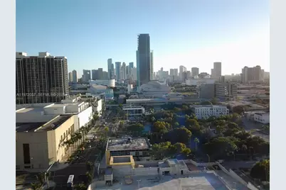 275 NE 18th St #1806, Miami, FL 33132 - Photo 1
