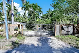 1025 NE 84th St, Miami, FL 33138 - Photo 9
