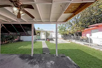4318 E 8th Ct, Hialeah, FL 33013 - Photo 13