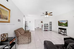 4318 E 8th Ct, Hialeah, FL 33013 - Photo 5