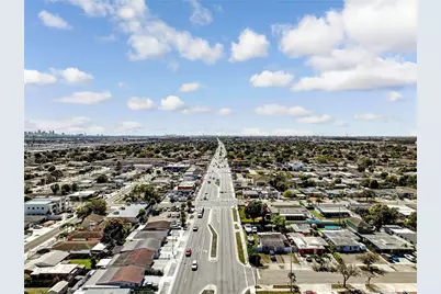 4318 E 8th Ct, Hialeah, FL 33013 - Photo 27