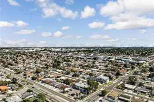 4318 E 8th Ct, Hialeah, FL 33013 - Photo 29