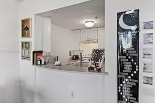 900 SW 8th St, Miami, FL 33130 - Photo 17