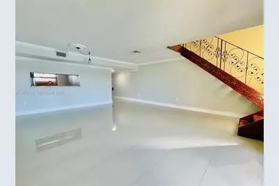 10000 NW 9th St Cir #2, Miami, FL 33172 - Photo 9