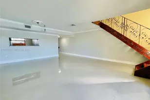 10000 NW 9th St Cir, Miami, FL 33172 - Photo 9