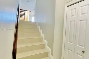 10000 NW 9th St Cir, Miami, FL 33172 - Photo 23