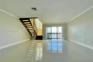 10000 NW 9th St Cir, Miami, FL 33172 - Photo 21