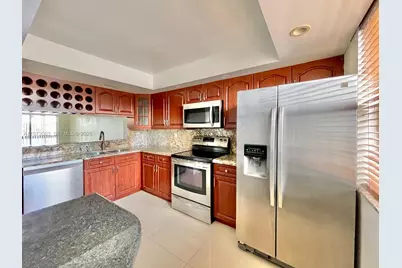 10000 NW 9th St Cir #2, Miami, FL 33172 - Photo 5