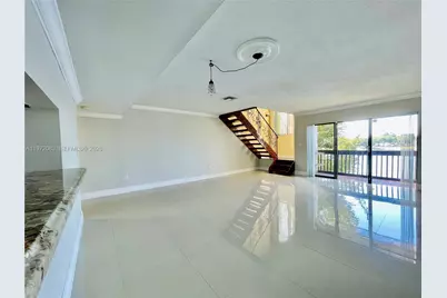 10000 NW 9th St Cir #2, Miami, FL 33172 - Photo 7