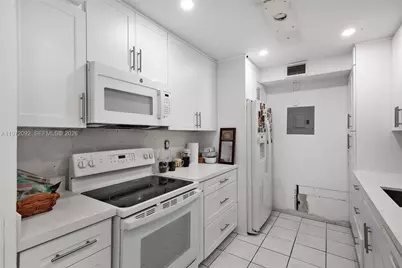 7933 West Dr #819, North Bay Village, FL 33141 - Photo 3