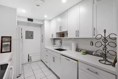 7933 West Dr #819, North Bay Village, FL 33141 - Photo 5