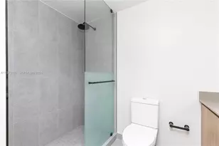 121 NE 5th St, Miami, FL 33132 - Photo 19