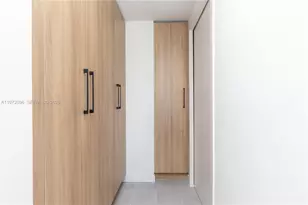 121 NE 5th St, Miami, FL 33132 - Photo 21