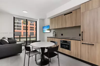 121 Northeast 5th Street #510, Miami, FL 33132 - Photo 5