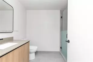 121 NE 5th St, Miami, FL 33132 - Photo 25