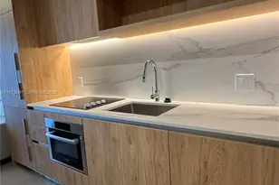 11 6th, Miami, FL 33132 - Photo 11