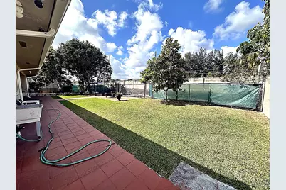 530 SW 136th Pl, Miami, FL 33184 - Photo 9