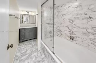 2555 Collins Ave, Miami Beach, FL 33140 - Photo 21