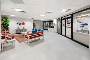 2555 Collins Ave, Miami Beach, FL 33140 - Photo 31