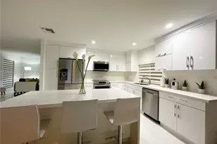 9230 SW 68th St, Miami, FL 33173 - Photo 11