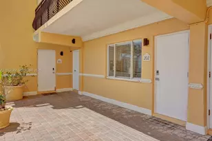 1815 N Surf Rd, Hollywood, FL 33019 - Photo 23