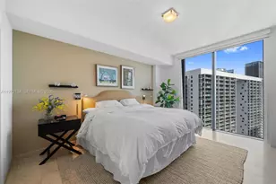 68 SE 6th St, Miami, FL 33131 - Photo 13