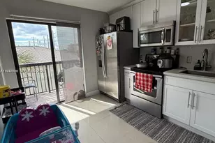 5290 W 21st Ct, Hialeah, FL 33016 - Photo 5