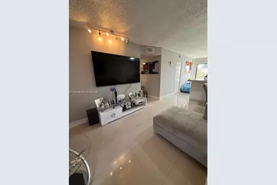 5290 W 21st Ct #307, Hialeah, FL 33016 - Photo 9