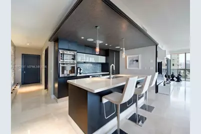 5875 Collins Ave #1008, Miami Beach, FL 33140 - Photo 7