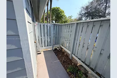1818 Racquet Ct, North Lauderdale, FL 33068 - Photo 17