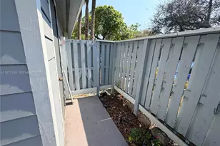 1818 Racquet Ct, North Lauderdale, FL 33068 - Photo 17