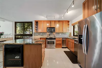 3068 NE 49th St, Fort Lauderdale, FL 33308 - Photo 9