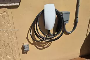 1067 W 37th St, Hialeah, FL 33012 - Photo 3