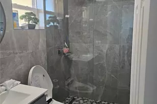 1067 W 37th St, Hialeah, FL 33012 - Photo 31