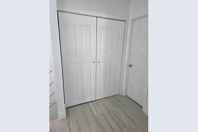 1067 W 37th St, Hialeah, FL 33012 - Photo 25