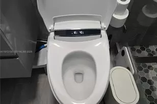 1067 W 37th St, Hialeah, FL 33012 - Photo 33