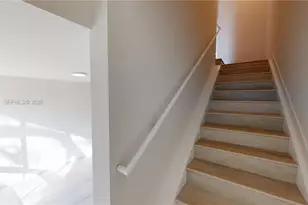 2555 NE 193rd St, Miami, FL 33180 - Photo 9