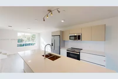 2555 NE 193rd St #2224, Miami, FL 33180 - Photo 3