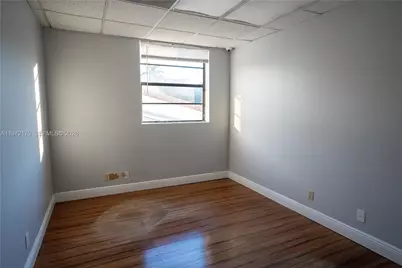 5969 NW 151st St, Miami Lakes, FL 33014 - Photo 9