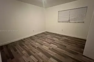 1560 NE 151st St, Miami, FL 33162 - Photo 9