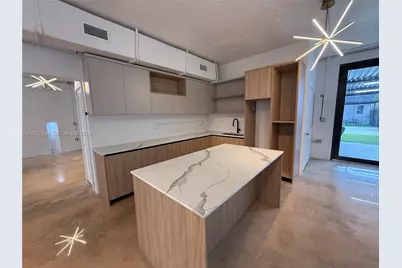 561 NW 29th St, Miami, FL 33127 - Photo 11