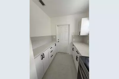 [Address not provided], Hallandale Beach, FL 33009 - Photo 9