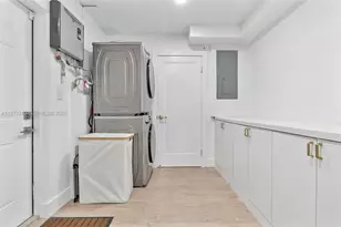 8201 SW 151st St, Palmetto Bay, FL 33158 - Photo 17