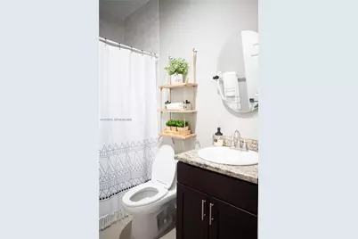 7941 Catalina Cir #7941, Tamarac, FL 33321 - Photo 9