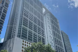 55 SE 6th St, Miami, FL 33131 - Photo 13