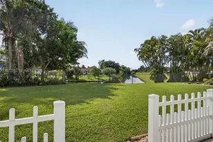 112 Camelot Ct, Royal Palm Beach, FL 33411 - Photo 59