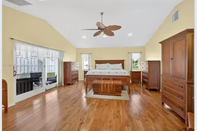 112 Camelot Ct, Royal Palm Beach, FL 33411 - Photo 9